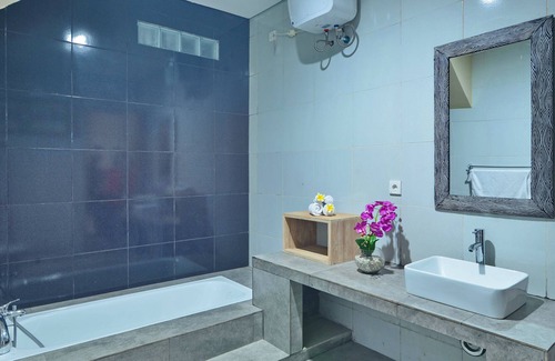 By Pass Ngurah Rai Villa | Krisandi House Jimbaran