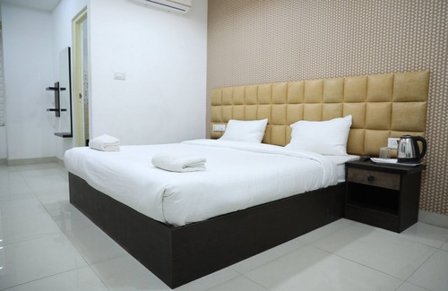 Bengaluru Hotel | Krishna's Landmark Business Hotel