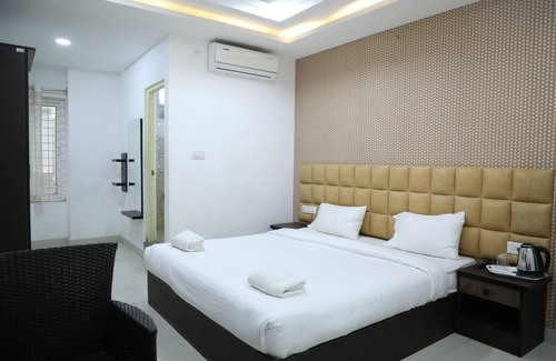 Bengaluru Hotel | Krishna's Landmark Business Hotel