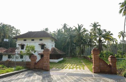 Cherplassery Hotel | Krishnapuram Heritage Resort