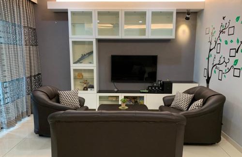 Kuala Selangor House | KS1 HOMESTAY SKY MIRROR DOUBLE STOREY HOUSE (4BR)