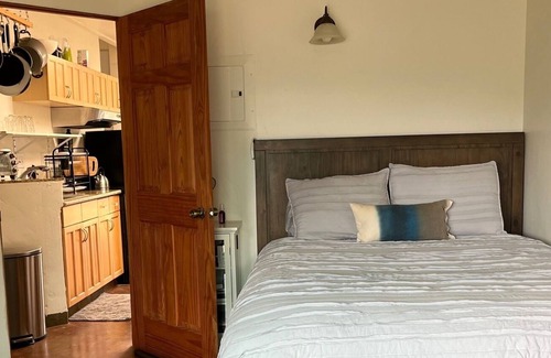 Kuau Cottage | Ku'au gem beautiful ideal location 2 bed 1 bath with AC