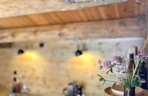 Skjaak House | Kufjøset - Renovert barn from 1830