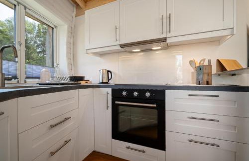 Muritz House | Kugelhaus Kugellager - Besonderer Rückzugsort in runder Bauweise - reduziert, ruhig und naturnah am Tollensesee