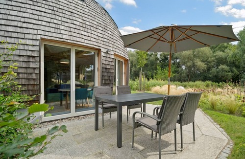 Muritz House | Kugelhaus Südkugel on Lake Tollensesee - Exclusive vacation home for 2-4 guests