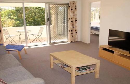 Mermaid Beach Apartment | Kundu Lodge - Hosted by Burleigh Letting