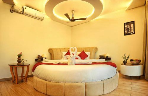 Kattikkulam Hotel | Kuruva Island Resort And Spa - By KABINI BREEZE