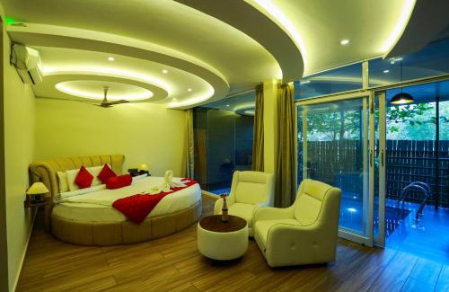 Kattikkulam Hotel | Kuruva Island Resort And Spa - By KABINI BREEZE