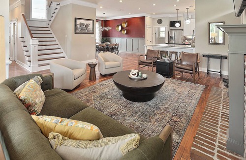 College Park House | @ Kyle Field | Luxury | Hot-Tub | Amazing Outdoors