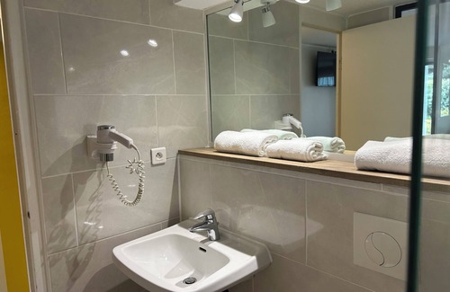 Villalbe Hotel | Kyriad Carcassonne - Aéroport