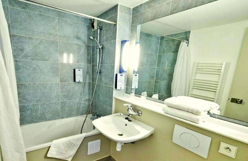 Chaumontel Hotel | Kyriad Chantilly Sud - Luzarches