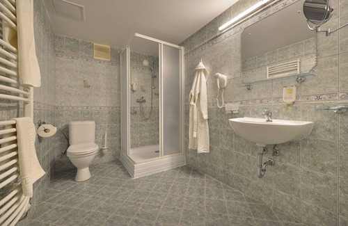 Frantiskovy Lazne Hotel | Lázeňský Hotel Pyramida I