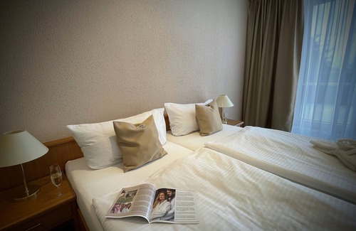 Frantiskovy Lazne Hotel | Lázeňský Hotel Pyramida I