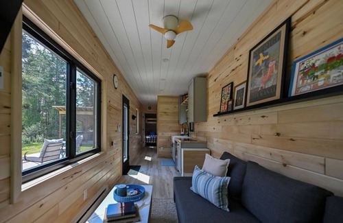 Shell Lake House | Långhus at Midgard Farms w/Hot Tub!