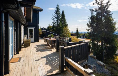 Loten Municipality Villa | Løvsangeren 1,5 hour from Oslo - 6 bedrooms - 14 sleeps - Sauna