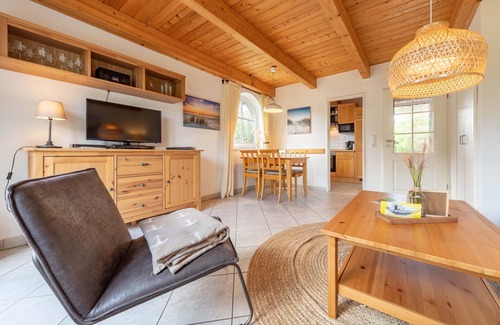 Tannenhausen House | Lüttje Huck Ferienwohnung 4 - mit Sauna & Seeblick