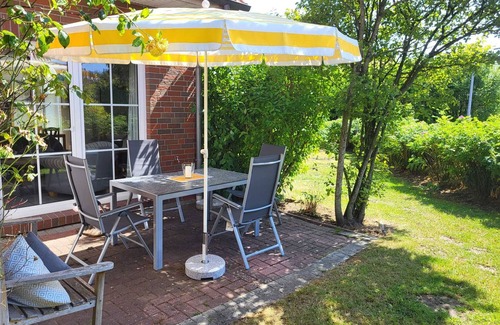 Greetsiel House | Lüttje Huus in Nähe der Zwillingsmühlen für 5 Personen