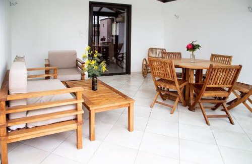 Plaisance-du-Touch Apartment | L'échappée authentique-véranda climatisée-barbecue