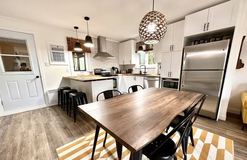 Chicoutimi Apartment | L'appart St-bernard Piscine et Spa