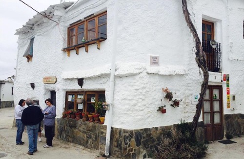 Mecina Fondales Bed & Breakfast | L'atelier B&B