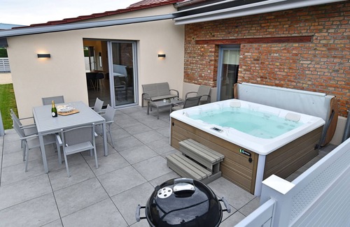 Algolsheim House | L'Atelier de notre Grand-Père - Jacuzzi