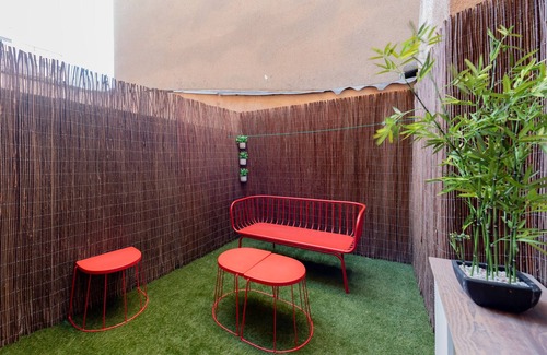 Saint - Aubin - Dupuy Apartment | L'Aubuisson - Appt climatisé avec terrasse privée