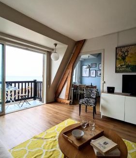 Blonville-sur-Mer Apartment | L'Echandon, Superbe F2 vue mer accès plage immédiat