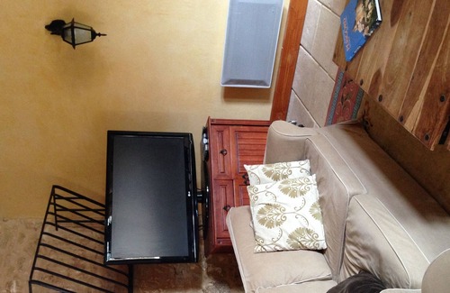 Saint-Pierre-de-Cole Cottage | L'Ecurie Gite, 5* & 4 Cles Luxury, Riverside, Pool, Family/Pet Friendly Brantome