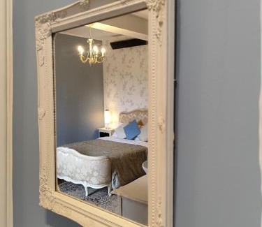 Castillonnes Bed & Breakfast | L'Entrée Chambres d'Hôtes Bar & Restaurant