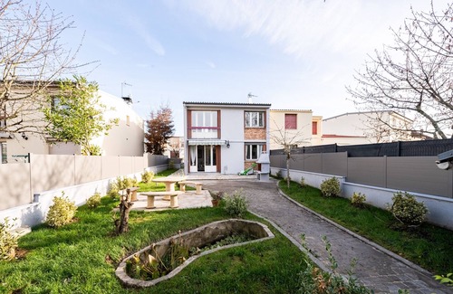 Les Louvrais House | L'Impressionniste - Maison avec jardin