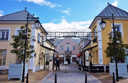 Bailly-Romainvilliers Apartment | L'Olivier 7min Disneyland Paris 4 persons + 1 baby with Parking/Balcony