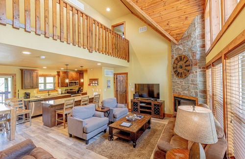 Reeds Spring Cabin | L137, 4Br Fox Hollow Cabin, Near Lake, Great Location