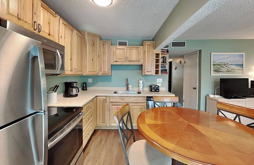 Pensacola Beach Condo | La Bahia #125 | Steps from Beach, Community Pool!