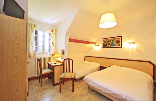 Sarrazac Hotel | La Bonne Famille