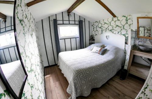 Annebault House | La cabane du Cardinal B&B