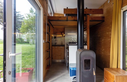 Gommenec'h House | La Cafoutche Tiny - 5 persons with private terrace, shared garden, and Wi-Fi