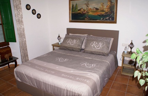 Murchas Bed & Breakfast | La Cañota Superior King Room Adults Only, bedroom and ensuite bathroom and WIFI