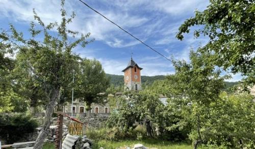Boca de Huergano Ski Chalet | La casa del reloj