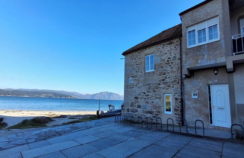 Fisterra Apartment | La Casa de Ana is located in an old salting factory dating back to 1805.