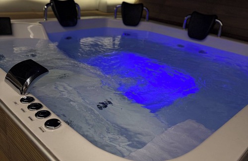 Villa Nueva House | La casa de Andres : Complete and private accommodation with jacuzzi, turkish bath and terrace!