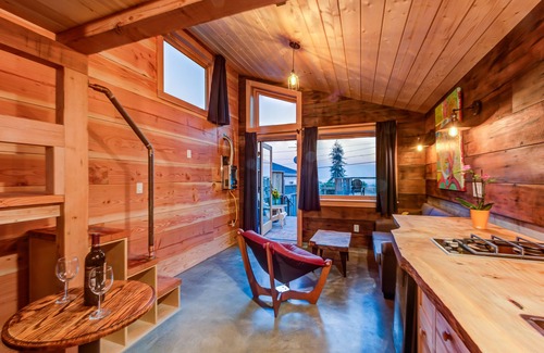 Richmond Annex House | La Casa De Madera- "The wood house"