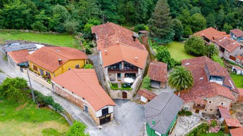 Herrera de Ibio House | La Casa de Piedra