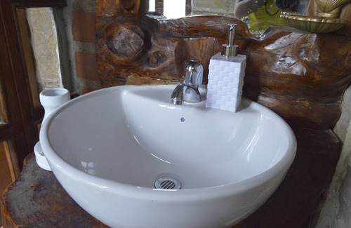 Nayon Hotel | La Casa del Arbol