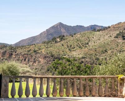 Velez de Benaudalla Ski Chalet | La Casa del Guitarrero