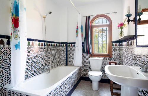 Velez de Benaudalla Ski Chalet | La Casa del Guitarrero