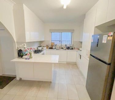 Campsie House | La Casa Di Dicembre 103 Brighton Avenue