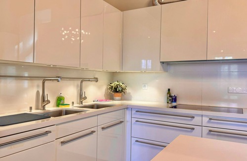 Brienne House | La Casa Do - A haven of peace on the water's edge