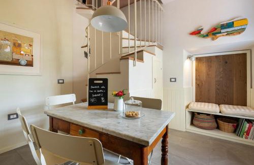 Suvereto House | La casa nel castello e il giardino segreto