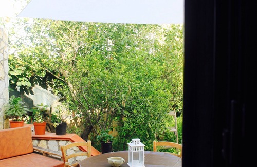 Palermo Villa | LA CASETTA in the garden - peace, calm and relaxation in the city -