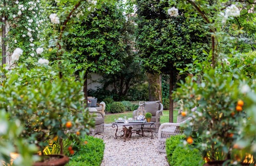 Lucca Historical Center Apartment | LA CASINA Luxury Home inside the Walls of Lucca with Garden, A/c, Wifi